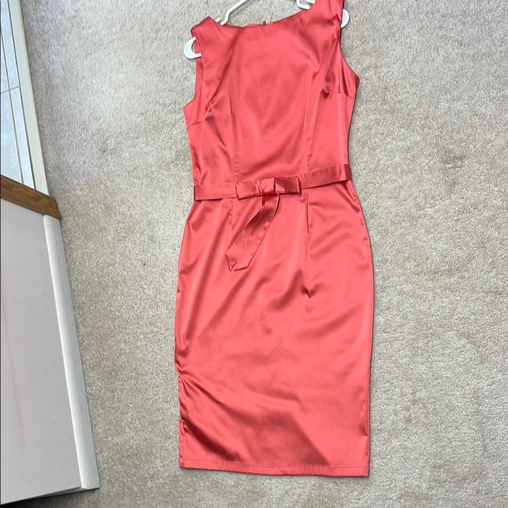 Chic Sleeveless Coral Midi Dress